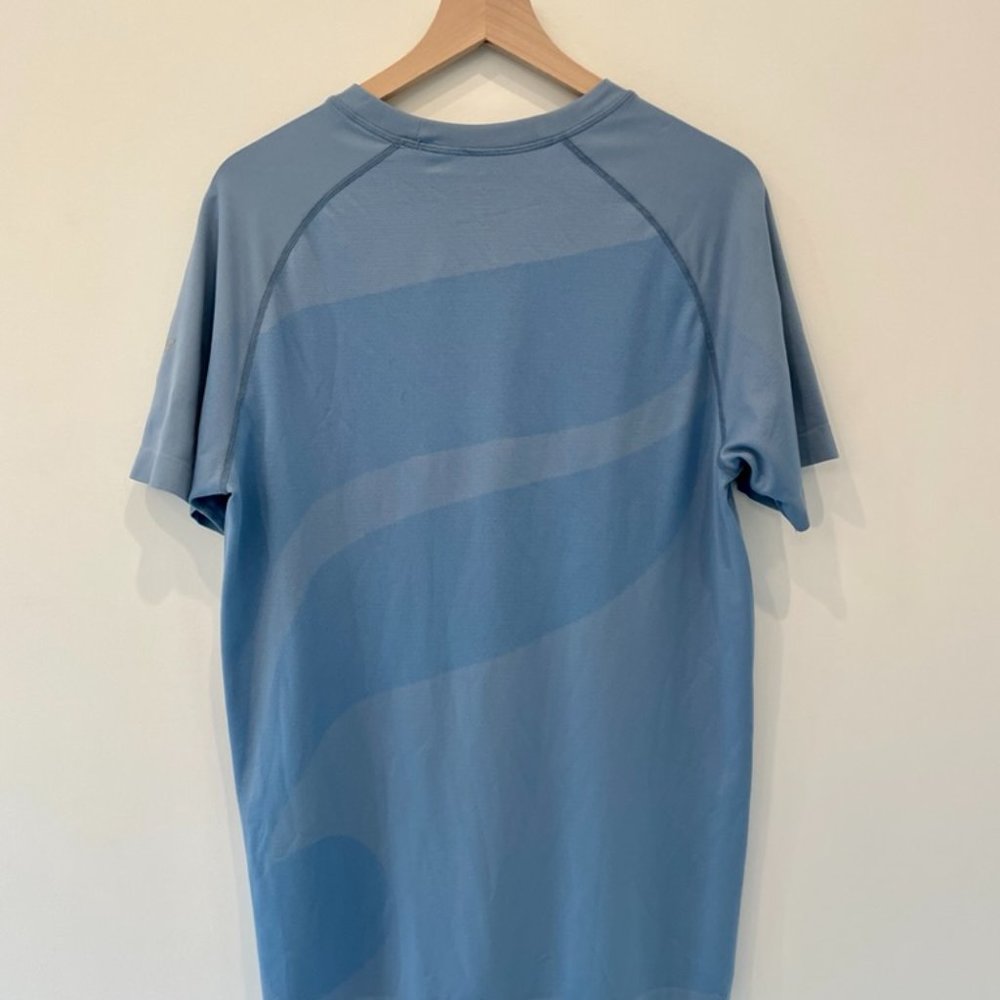 Fabletics Training Day Tee - Picture 4 of 4